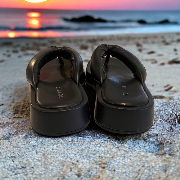 Torrid Super Comfy Black Thong Sandals Size8.5WW - Picture 6 of 10